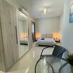 Comfortable, Spacious Living Close To Valletta Appartement