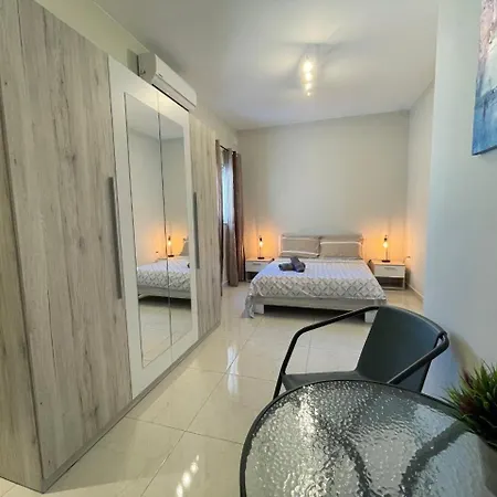 Stylish 2-Bedroom Apartment, Near Valletta 公寓