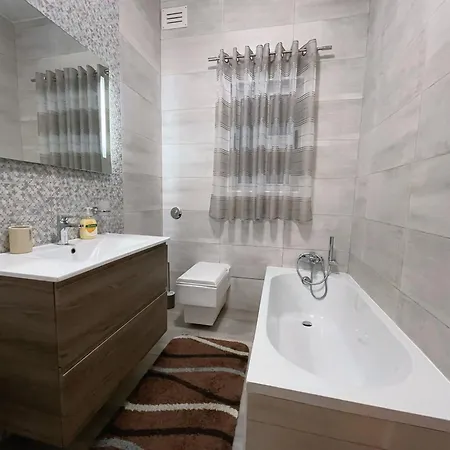 Stylish 2-Bedroom Apartment, Near Valletta