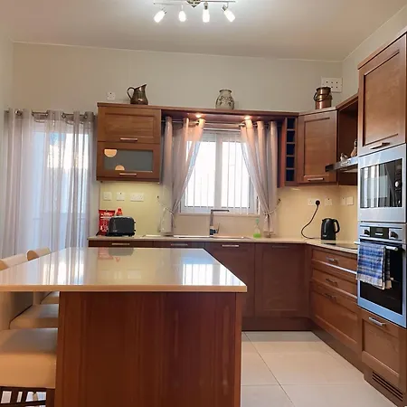 Stylish 2-Bedroom Apartment, Near Valletta 公寓