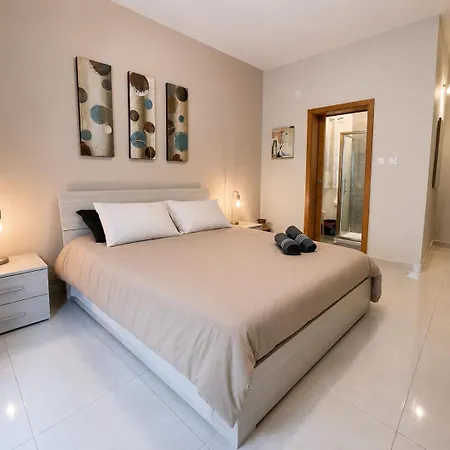 Stylish 2-Bedroom Apartment, Near Valletta
