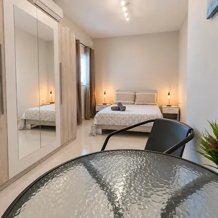 Stylish 2-Bedroom Apartment, Near Valletta 公寓